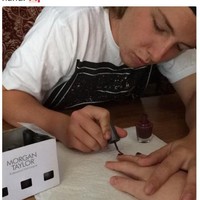 Definisi lain dari pacar yang baik dan bertalenta. Foto: Twitter