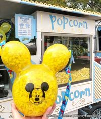 Ini Dia Mickey Balloon Popcorn Bucket yang Laris Manis di California