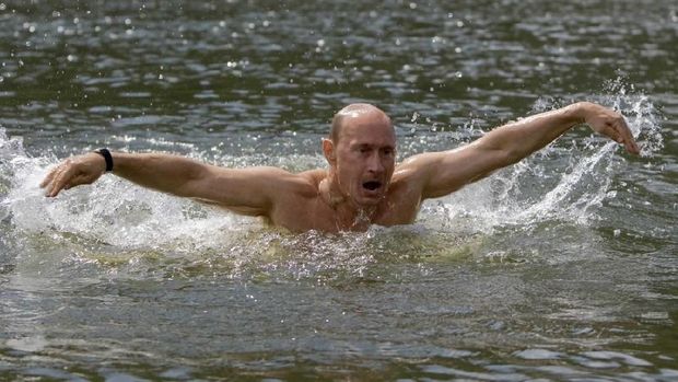 Vladimir Putin yang Dikagumi Fadli Zon, Liburannya Laki Banget
