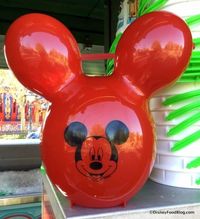 Ini Dia Mickey Balloon Popcorn Bucket yang Laris Manis di California