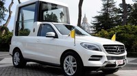 Mobil juga dibuat aman dan senyaman mungkin untuk seorang Paus. Harganya juga fantastis nih Otolovers di kisaran US$ 524.990 yang setara dengan Rp 7,2 miliar. Foto: Istimewa