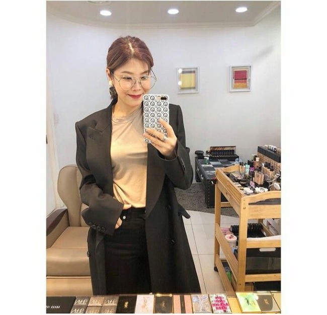 Sudah melakukan prosedur untuk pemancungan hidung, Lyn pun masih sering menerima komentar negatif terkait dengan fitur wajahnya. Foto: Instagram Lyn