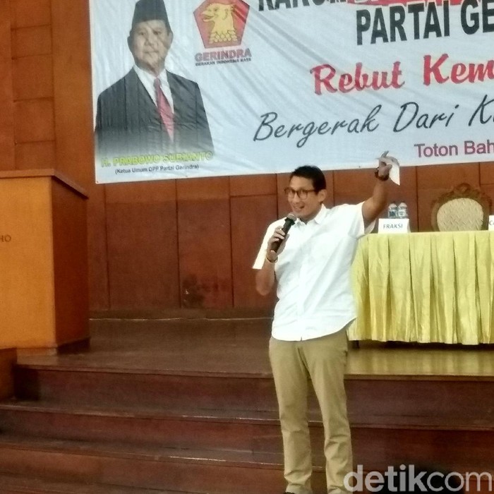 Kala Sandiaga Membela Prabowo