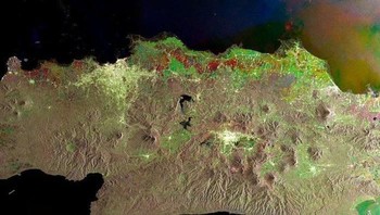 Tampak bagian barat pulau Jawa yang diambil oleh Advanced Synthetic Aperture Radar (ASAR) dari satelit Envisat milik ESA. Foto: ESA/NASA