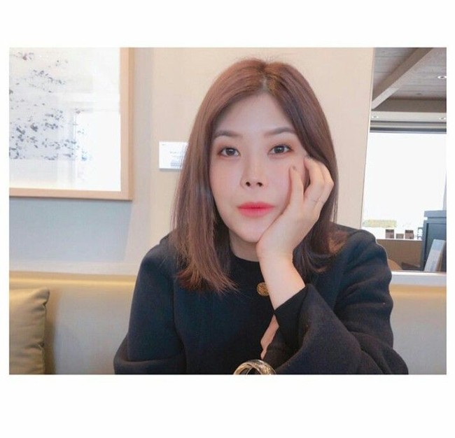 Lyn mengaku netizen kerap mengatakan hal negatif tentang rahangnya. Namun Lyn tidak operasi rahang, ia hanya melakukan botox di area wajahnya. Foto: Instagram Lyn