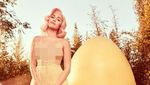 Gaya Nakal Miley Cyrus Sambut Paskah