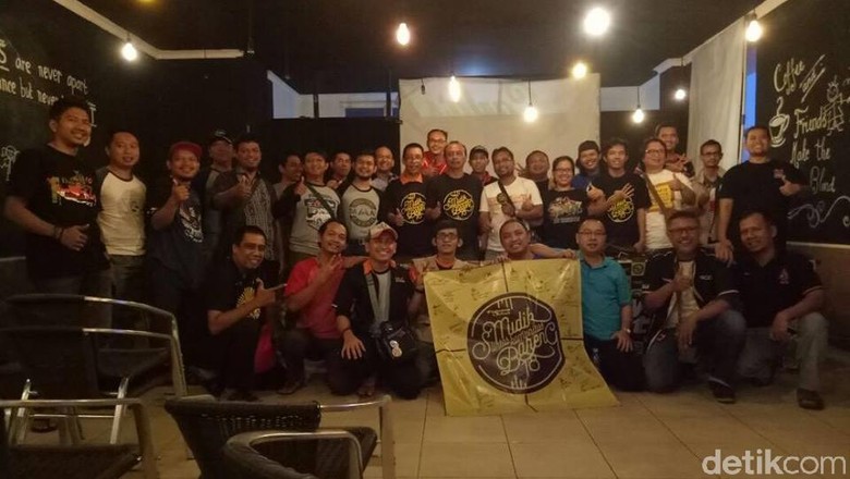 Berbagai komunitas mobil gelar acara mudik bareng Foto: dok. MBLK Berbagai komunitas mobil gelar acara mudik bareng Foto: dok. MBLK