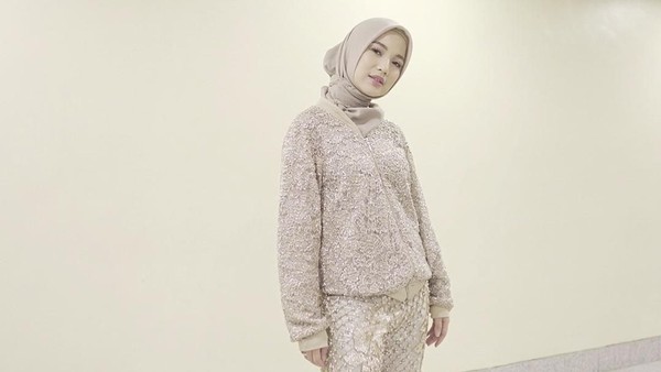 Foto: Deretan Artis Berhijab di Indonesia Fashion Week 2018