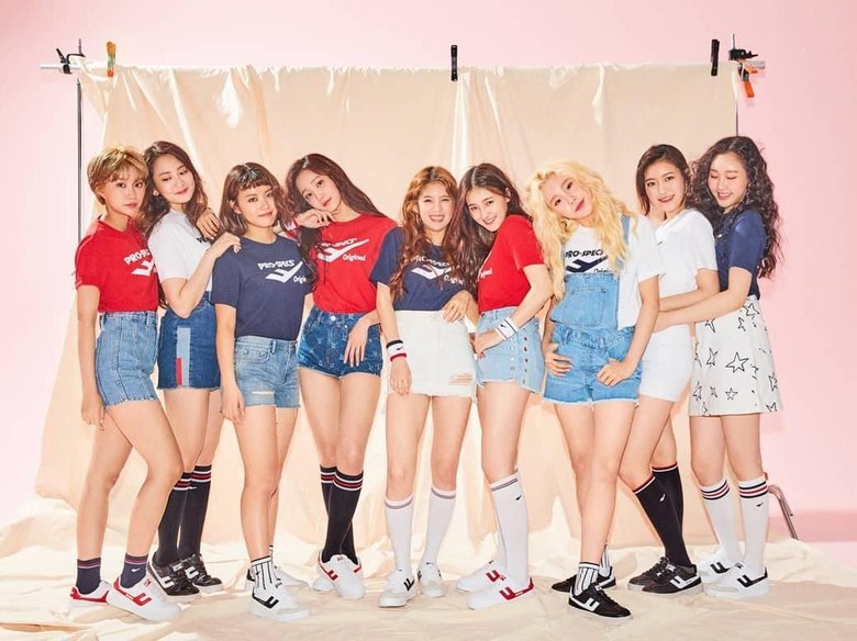 Yay! MOMOLAND Comeback 26 Juni Yay! MOMOLAND Comeback 26 Juni