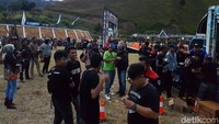 Ratusan rider dari Sumatera Utara dihibur dengan permainan, musik, pameran modifikasi skuter Maxi Yamaha, hingga lelang windshield Nmax bertanda tangan Valentino Rossi dan Maverick Vinales.