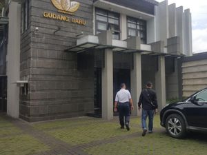 Melihat Kantor Gudang Baru yang Digulung Gudang Garam