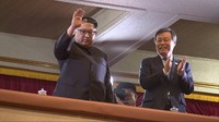 Menteri Kebudayaan Korsel, Do Jong Whan mengatakan Kim Jong Un sangat tertarik dengan konser tersebut dan beberapa kali bertanya soal lagu yang dibawakan (Foto: AFP PHOTO / KOREA POOL / - / South Korea OUT)