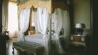 Penampakan salah satu kamar tidur di Istana Putin. Istimewa/Thrillist.