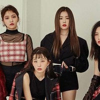 Red Velvet, girlband K-pop besutan SM Entertainment debut pada Agustus 2014. Sejak debut, kelima personelnya kerap kali diduga operasi plastik karena penampilan mereka yang berubah secara dramatis. Foto: istimewa