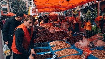 Yuk, Intip Keseruan Belanja dan Jajan Enak Pasar Muslim di Shanghai!
