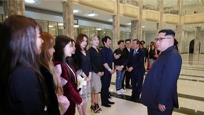 Gaya Kim Jong Un Nikmati Konser Bintang K-Pop di Pyongyang