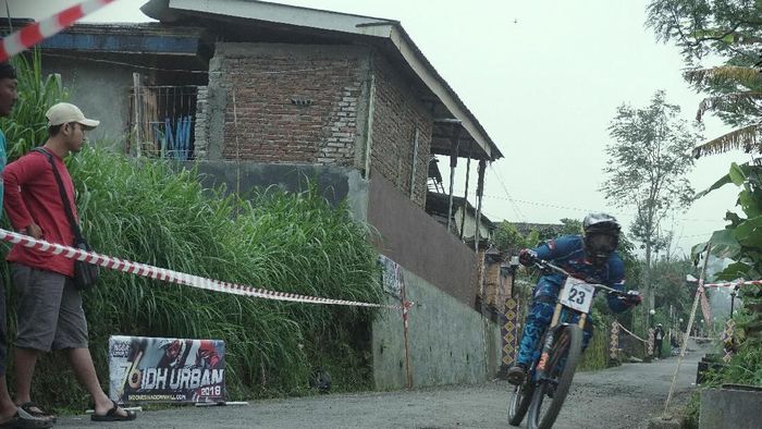 Dimas Pamungkas juara di Indonesian Downhill 2018 New Selo (Foto: dok.Indonesian Downhill) Dimas Pamungkas juara di Indonesian Downhill 2018 New Selo (Foto: dok.Indonesian Downhill)