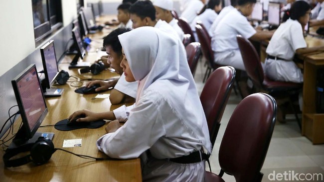 Biang Keladi Lulusan SMK Banyak yang Nganggur