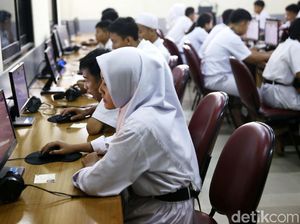 Biang Keladi Lulusan SMK Banyak yang Nganggur