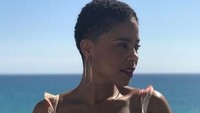 Banyak yang tak percaya wanita lulusan Yale School of Drama itu melakukan hal tersebut. (Dok. Instagram/sanaalathan)