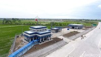 PT Waskita Karya (Persero) Tbk sebagai kontraktor untuk Paket 1 dengan total 20 Km mulai Klitik Ngawi hingga GT Madiun. Sedangkan untuk paket 2 dan 3 sepanjang 68 km dikerjakan oleh PT Adhi Karya (Persero) Tbk mulai gerbang tol GT Madiun hingga Kertosono. Pool/Waskita Karya.