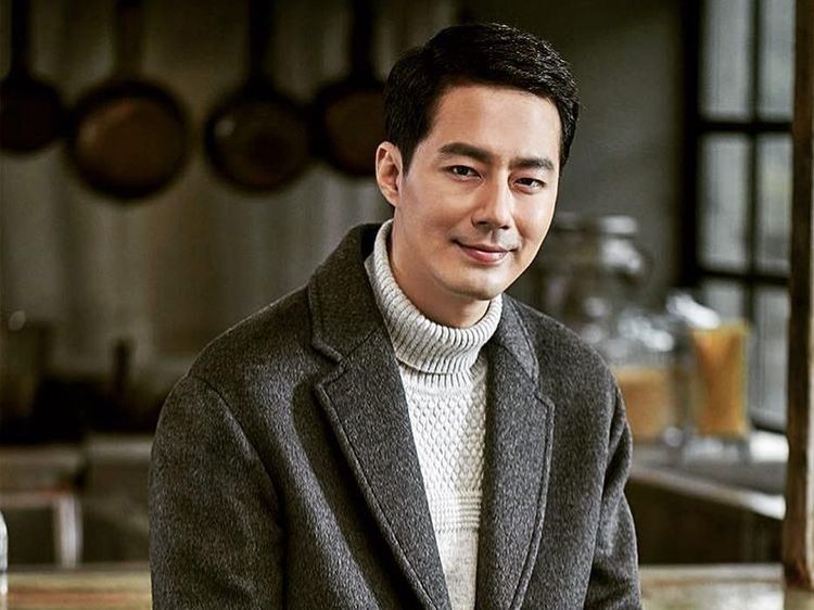 Kerennya Pose Jo In Sung Saat Ngopi dan Minum Soju