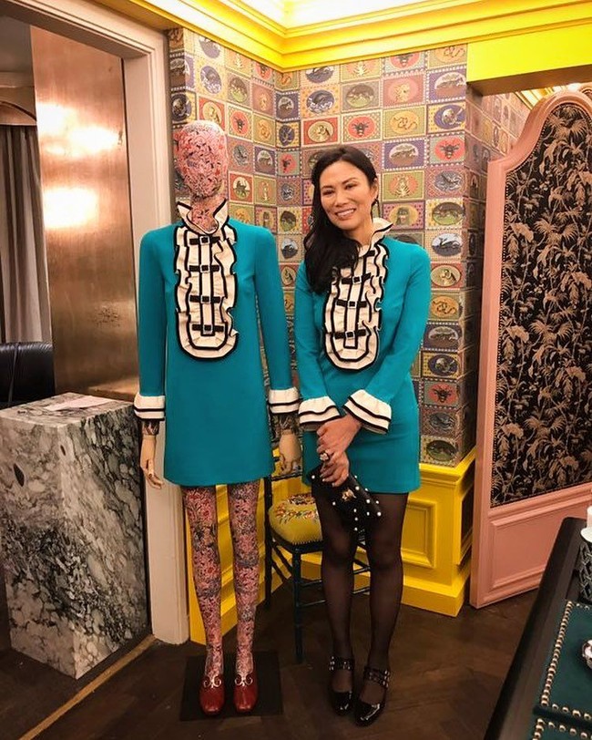 Wendi telah menajdi pelakor di rumah tangga wanita yang telah mengubah nasibnya. Bukannya meninggalkan, ia bahkan menikah dengan Jake di tahun 1990. Padahal Wendi terpaut usia 30 tahun lebih muda dibanding Jake. Namun pernikahan mereka tidak bertahan lama. Belum sampai tiga tahun, keduanya bercerai. Foto: Instagram