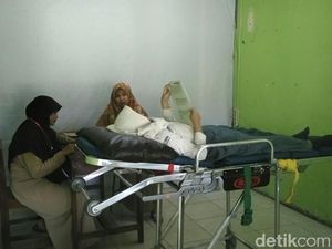 Derita Lumpuh, Siswi SMK di Bantul Ikut Ujian Dijemput Ambulans