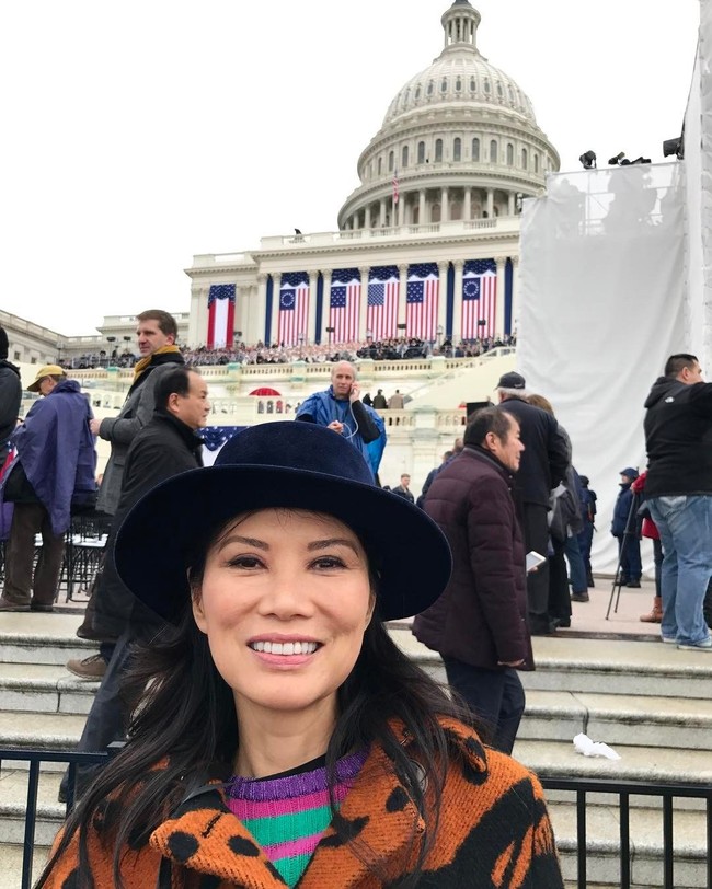 Setelah pindah ke Amerika, Wendi dikuliahkan oleh Jake dan Joyce di California State University jurusan ekonomi hingga ia menamatkan gelar MBA. Ia pun sempat menumpang tinggal di rumah pengusaha tersebut. Foto: Instagram