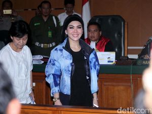 Ini Jaket Rp 3,9 Juta yang Dilepas Syahrini di Sidang First Travel