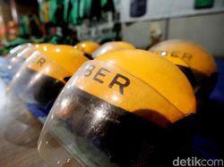 Menjamurnya Bisnis Helm dan Jaket Bekas Ojek Online