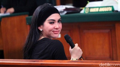 Hadirnya Vicky Shu-Syahrini Bikin Geger Sidang First Travel