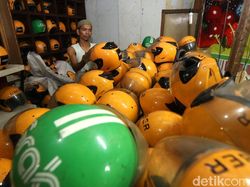 Menjamurnya Bisnis Helm dan Jaket Bekas Ojek Online