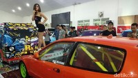 Untuk mesin pacu, kata Fery, dirinya menyematkan mesin Honda CRV 2000 cc. Dia juga menggunakan Engine block B20, head B16, stang piston eagle, metal Al, piston wiseco, cam shaft skunk 2 pro 3, cam gear skunk 2, coil mallory, untuk memperkuat torsi mesin untuk menambah kecepatan. Foto: Ardian Fanani/detikOto