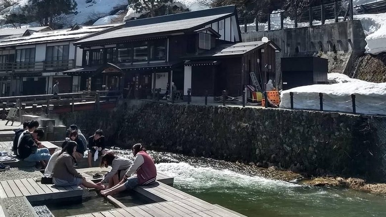 Salah satu sudut Ginza-Onsen (denishtw/Instagram) Salah satu sudut Ginza-Onsen (denishtw/Instagram)