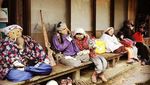 Seram Atau Unik? Desa Ini Isinya Boneka