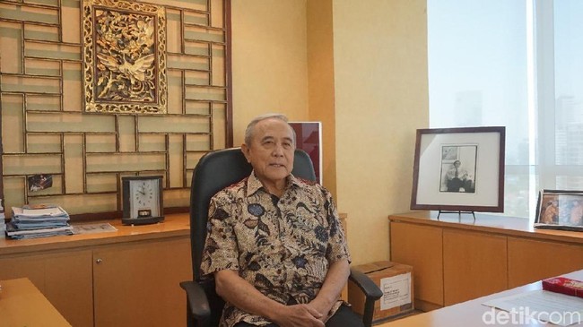 Cerita Orang Terkaya RI Bagi-bagi Beasiswa ke Ribuan Mahasiswa