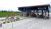Adapun sisanya yakni, Ruas Wilangan-Kertosono sepanjang 39 km dikerjakan dan sumber pendanaannya ditanggung oleh Pemerintah. Pool/Waskita Karya.