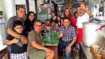 Ini 10 Pose Keseruan Farhat Abbas  Makan Bareng Teman dan Keluarga