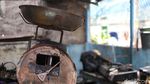 Mengais Puing-puing Sisa Kebakaran di Tambora