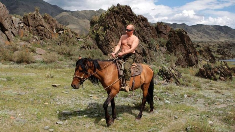 Vladimir Putin wisata berkuda di Siberia (Alexei Druzhinin/Reuters) Vladimir Putin wisata berkuda di Siberia (Alexei Druzhinin/Reuters)