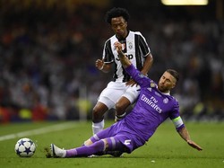 Sergio Ramos juga sempat dilatih Capello di Real Madrid. Kini Ramos menjelma menjadi salah satu palang pintu terbaik di dunia bersama Los Blancos. (Foto: Shaun Botterill/Getty Images)