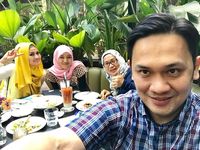 Farhat Abbas melaporkan Angel Lelga dan Vicky Prasetyo