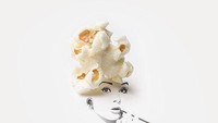 Rambut putih model sanggul sasak dari gambar ini ternyata popcorn lho. Diego memadukan seni gambar dan karya tiga dimensi. Keren! Foto: instagram @diegocusano
