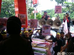 Potret Matinya Jutaan Penjual Pulsa di Indonesia