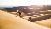 Ada banyak kegiatan yang bisa dilakukan di Great Sand Dunes National Park and Preserve. Silakan bermain sandboarding, trekking, berkuda, berenang di sungai di dekat gurun pasirnya dan kemping (Great Sand Dunes National Park and Preserve/Facebook)