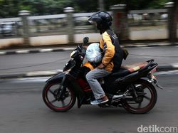 Driver Uber Ramai-ramai Kabur ke Go-Jek