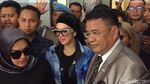 Foto: Berkacamata Hitam, Syahrini Siap Jadi Saksi Sidang First Travel