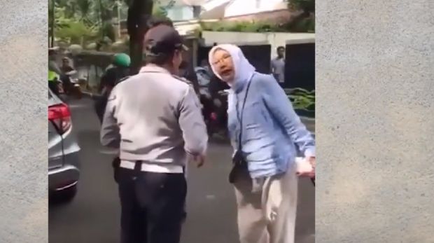 Misteri Telepon Ratna Sarumpaet yang Berujung Kembalinya Mobil