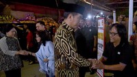 Berdasarkan selebaran lelayu, jenazah akan dimakamkan di pemakaman Purwalaya, Pucangsawit, Jebres, Solo. Prosesi pemakaman dilakukan besok, Rabu (4/4) pada pukul 11.00 WIB. (Laily Rachev-Biro Pers Setpres)
